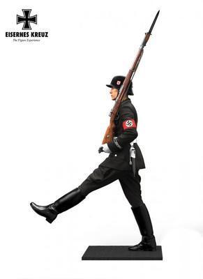 アンドレアミニチュアズ EK48-F011 1/48 儀仗兵部隊 LAH ガチョウ足行進をする兵士 1939年(ホワイトメタル3体入り)