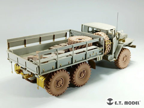 E.T.モデル P35-116 1/35 ロシア URAL-4320軍用ラック用自重変形タイヤ3Dプリント(トランペッター用)