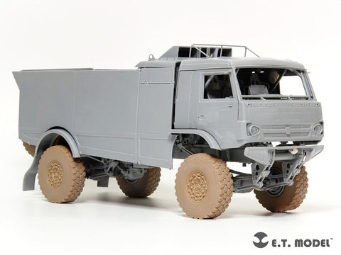 E.T.モデル P35-131 1/35 ロシア KAMAZ-43509レッドブル・ラリートラック用 自重変形タイヤセット(ズベズダ用)