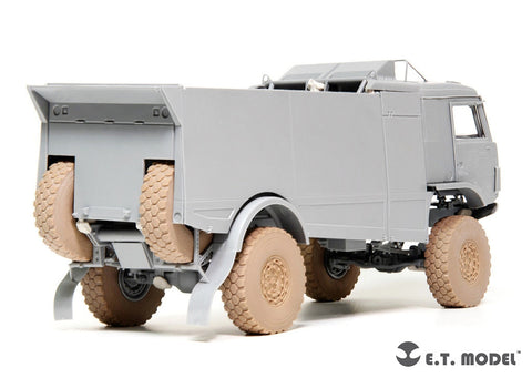 E.T.モデル P35-131 1/35 ロシア KAMAZ-43509レッドブル・ラリートラック用 自重変形タイヤセット(ズベズダ用)