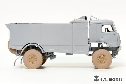 E.T.モデル P35-131 1/35 ロシア KAMAZ-43509レッドブル・ラリートラック用 自重変形タイヤセット(ズベズダ用)