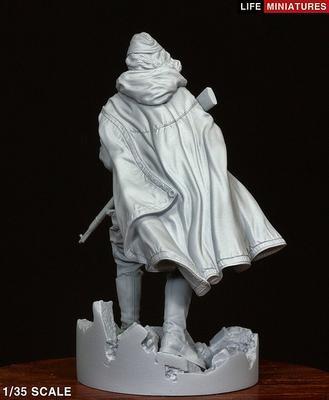 ライフミニチュア LM-35002 1/35 WWII ソビエト赤軍 女性スナイパー (全身)