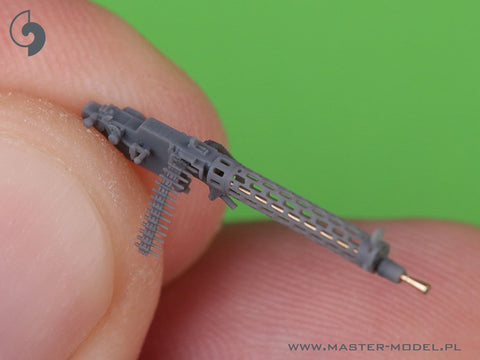 マスター AM-48-183 1/48 WWI ドイツ シュパンダウ LMG 08/15 機関銃 (2丁) - ショートチャージングハンドル付き