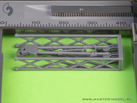 マスター GM-35-065 1/35 ブローニング M2HB .50 口径機関銃用折りたたみ式 M3 三脚 (1個)