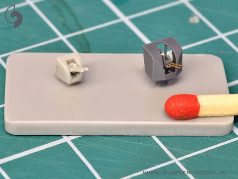 マスター SM-350-118 1/350 フランス軽巡洋艦マルセイエーズの武装 - 152mm(9個)・90mm(8個)・13.2mm(8個)砲身 樹脂製マウント付き(トランペッター用)