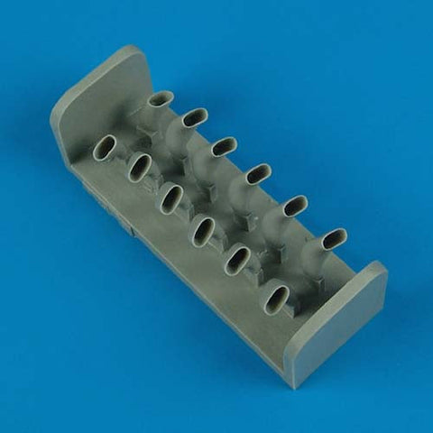 クイックブースト 32099 1/32 IL-2 シュトルモビク 排気管(TRUMPETER用)