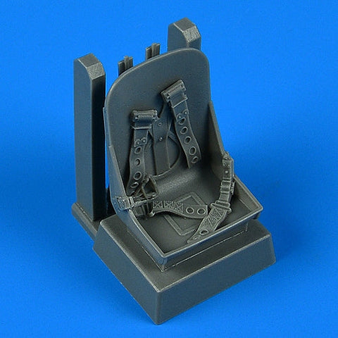 クイックブースト 32284 1/32 グラディエーター シートw/ セーフティベルト(ICM用)