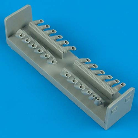 クイックブースト 48155 1/48 メッサーシュミット Bf110E 排気管(エデュアルド用)