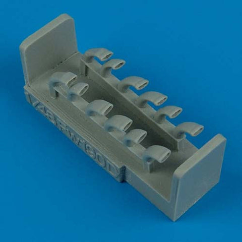 クイックブースト 48300 1/48 フォッケウルフ Fw190D-9 排気管(エデュアルド用)