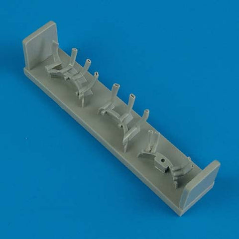 クイックブースト 48379 1/48 三菱 A6M5 零式艦上戦闘機 五二型 排気管(ハセガワ用)