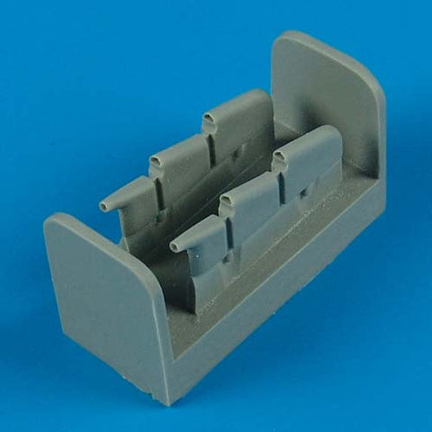 クイックブースト 48420 1/48 スピットファイア Mk.I/Ia/IIa 円形排気管(エアフィックス用)