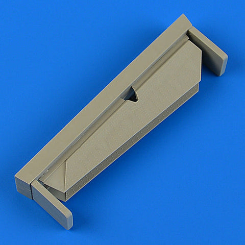 クイックブースト 48833 1/48 スホーイ17M4 フィッターK 補助翼( Hobby boss)