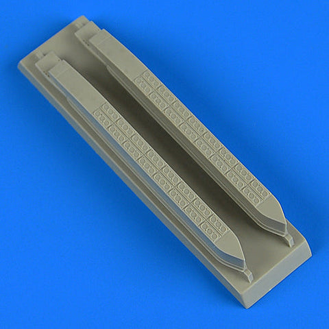 クイックブースト 48838 1/48 Su-24 フェンサー チャフ/フレアディスペンサー (ホビーボス用)