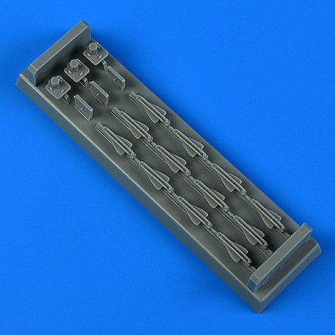 クイックブースト 49007 1/48 バッカニア S.2C リムーブ ビフォー フライト カバー (エアフィックス用)