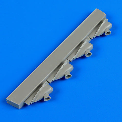 クイックブースト 72440 1/72 SB2C-4 ヘルダイバー 排気管(アカデミー用)