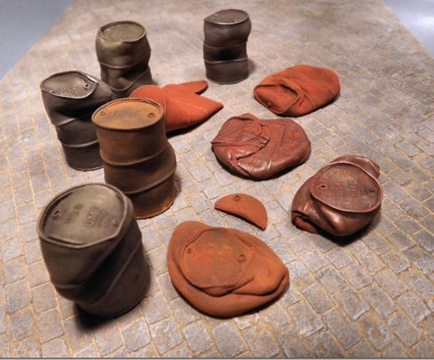 リアリティインスケール 35215 1/35 ダメージを受けたアメリカ軍のドラム缶