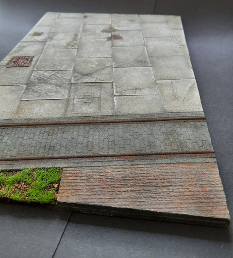 リアリティインスケール 35309 1/35 芝生と別個のマンホールカバーのある工業用ヤード - 21.5 x