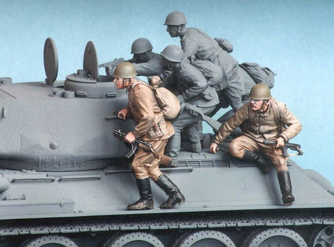 タンクモデル T-35009 1/35 ロシア 自動車化狙撃兵 夏 1943-45 2体