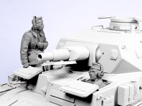 タンクモデル T-35084 1/35 ドイツ 戦車兵 1941-43冬 2体