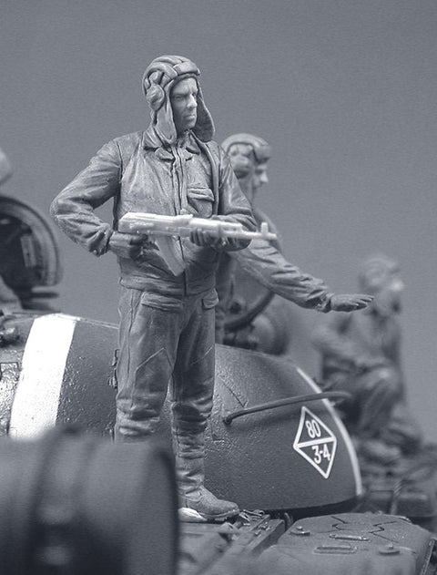 タンクモデル T-35225 1/35 自動小銃 AKS-47 を持つソビエト軍戦車兵(ドナウ作戦、プラハ1968年)