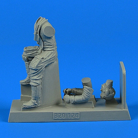 エアロボーナス 320124 1/32 ドイツ空軍 パイロット WWII w/ ライフジャケット フォッケウルフBf 109用 (HAS/EDU/REV/TRU用)