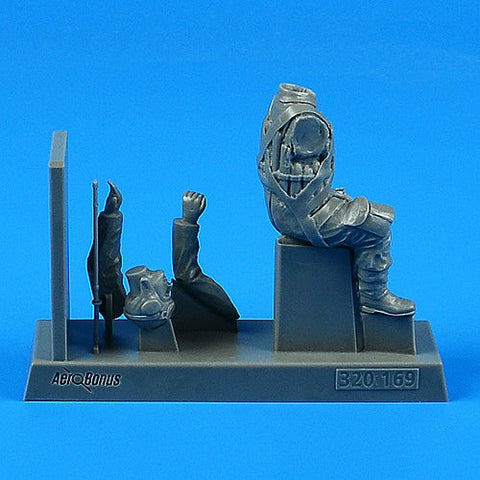 エアロボーナス 1/32 320169 日本 WWII 戦闘機パイロット (汎用)