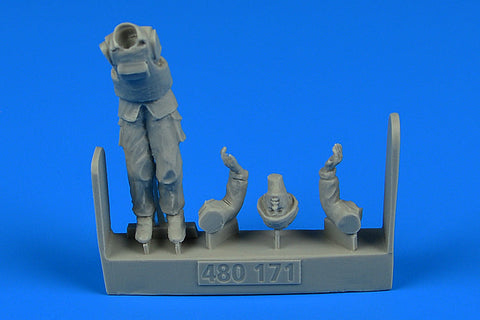 エアロボーナス 480171 1/48 現用イギリス陸軍将校 (BAEウォーリア用) (エアフィックス用)