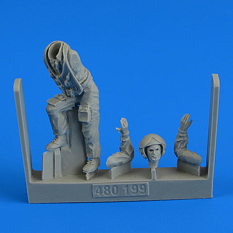 エアロボーナス 480199 1/48 ロシア 戦闘機 パイロット (現用) 搭乗姿勢