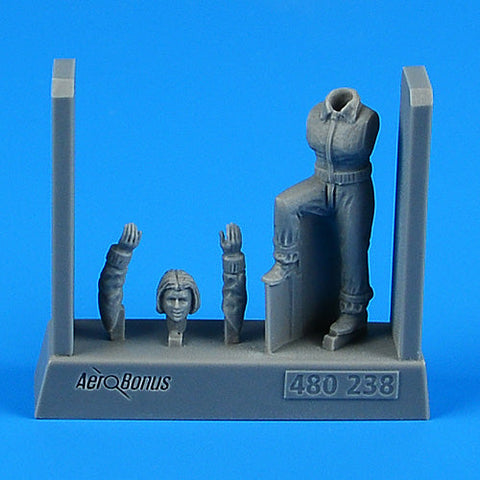 エアロボーナス 480238 1/48 ロシア 女性 アクロバットパイロット