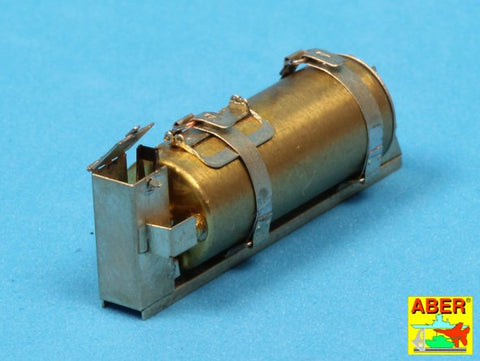 アベール 16027 1/16 ドイツ戦車・突撃砲びその他の車両用 消火器 ブラケット付
