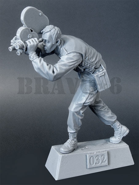 ブラボー6 35032 1/35 従軍カメラマン ベトナム'68