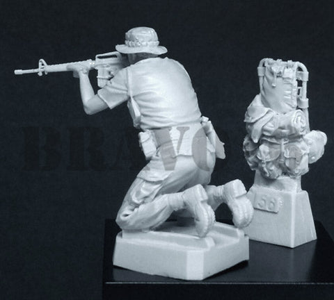 ブラボー6 35056 1/35 アメリカ 歩兵 ベトナム(7)射撃中の小銃手 ブーニーハット