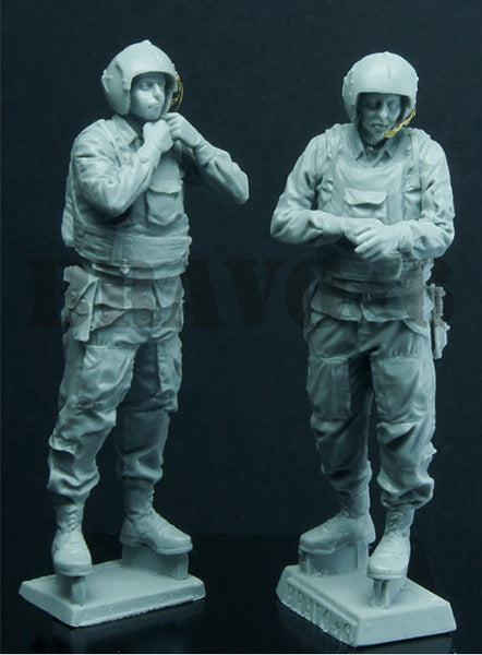 ブラボー6 35096 1/35 アメリカ ヘリクルー(1)搭乗準備中(2体セット)