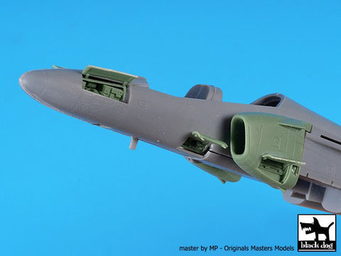 ブラックドッグ A72104 1/72 T-4 (練習機) エンジン+電子機器 (ホビーボス用)