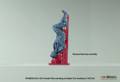 DEFモデル DF48003 1/48 アメリカ A-10C 乗降ラダーに立つ女性パイロット(アカデミー用)