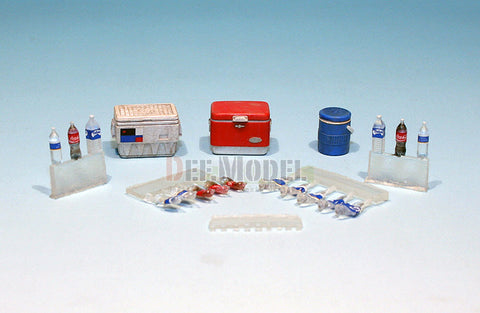 DEFモデル DM35013 1/35 現用アメリカ クーラー・ペットボトルセット