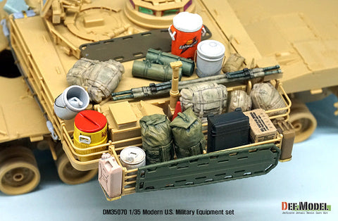 DEFモデル DM35070 1/35 現用アメリカ 陸軍装備品セット