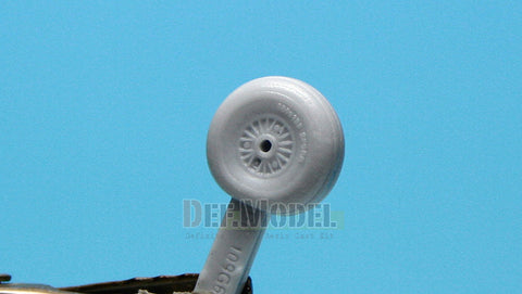 DEFモデル DS32003 1/32 メッサーシュミット Bf109G-6 自重変形タイヤ 1(レベル/ 他キット用)