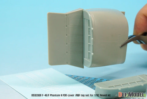 DEFモデル DS32008 1/32 F-4E/F ファントムII FODカバー・リムーブビフォーフライトタグ(レベル用)