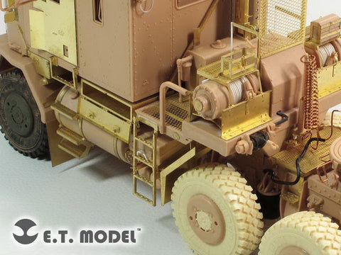 E.T.モデル E35-131 1/35 現用アメリカ M1070 トラクター(ホビーボス 85502用)