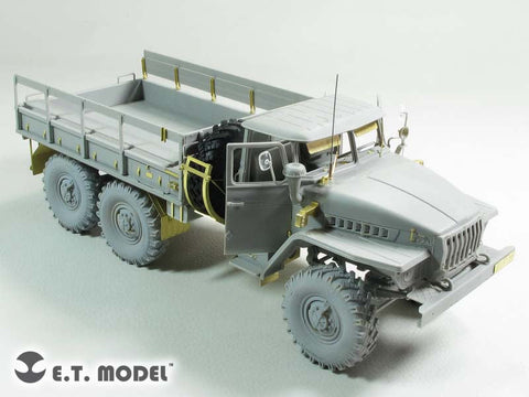 E.T.モデル E35-194 1/35 ロシア URAL-4320 トラック(トランぺッター 01012用)