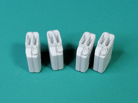 エウレカXXL E-048 1/35 WWII ドイツ 水用ジェリ缶