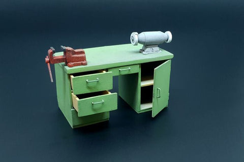 ハウラー HLU35116 1/35 ワークベンチ(テーブルグラインダー、万力付き)
