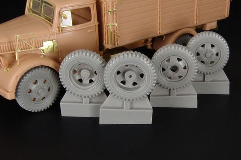 ハウラー HLX48280 1/48 オペルブリッツ ホイール (タミヤ/Supermodel 用・レジン製)