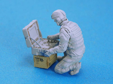 レジェンド LF0131 1/35 現用アメリカ軍 爆発物処理隊 タロン・ロボット操縦 EOD(タロン・ロボットは含みません)