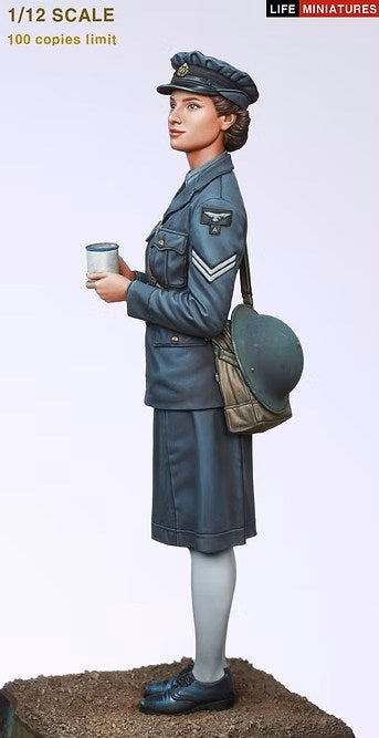 ライフミニチュア LM-12003 1/12 WAAF(イギリス婦人補助空軍)アシスタントセクションリーダー 1940-1941年