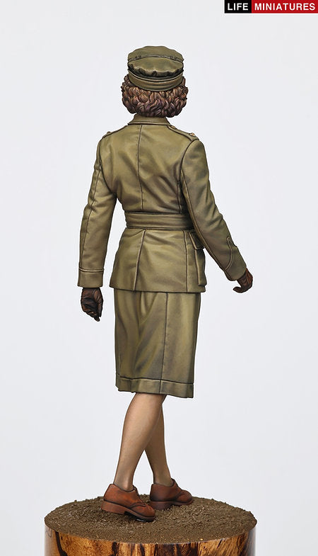 ライフミニチュア LM-12004 1/12 WWII プリンセス・エリザベス2級准大尉 1945年(100個限定)