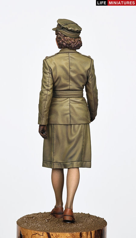 ライフミニチュア LM-16008 1/16 WWII イギリス 補助地方義勇軍 行進するエリザベス・ウィンザー2級准大尉 1945年