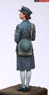 ライフミニチュア LM-35004 1/35 WWII イギリス空軍WAAF(婦人補助空軍) 副班長 1940-1941年