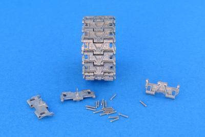 マスタークラブ MTL-35106 1/35 M24チャーフィー軽戦車 T72E1用履帯